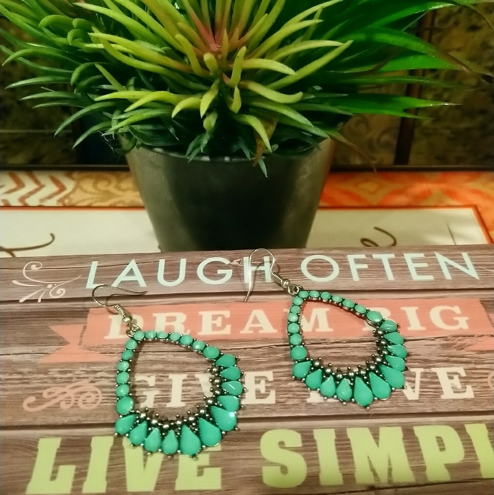 BEAUTIFUL Turquoise Stone Earrings 😍